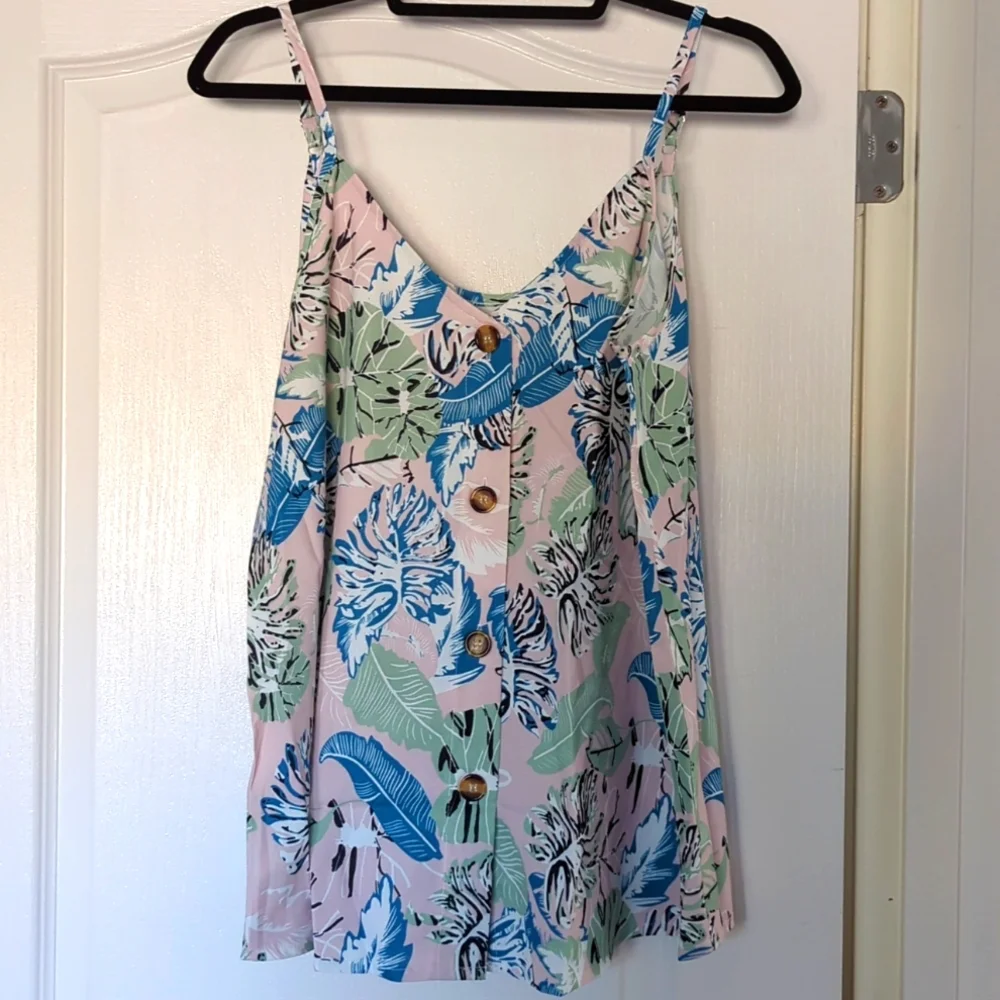 Tank Top, Large - Picture 1 of 1